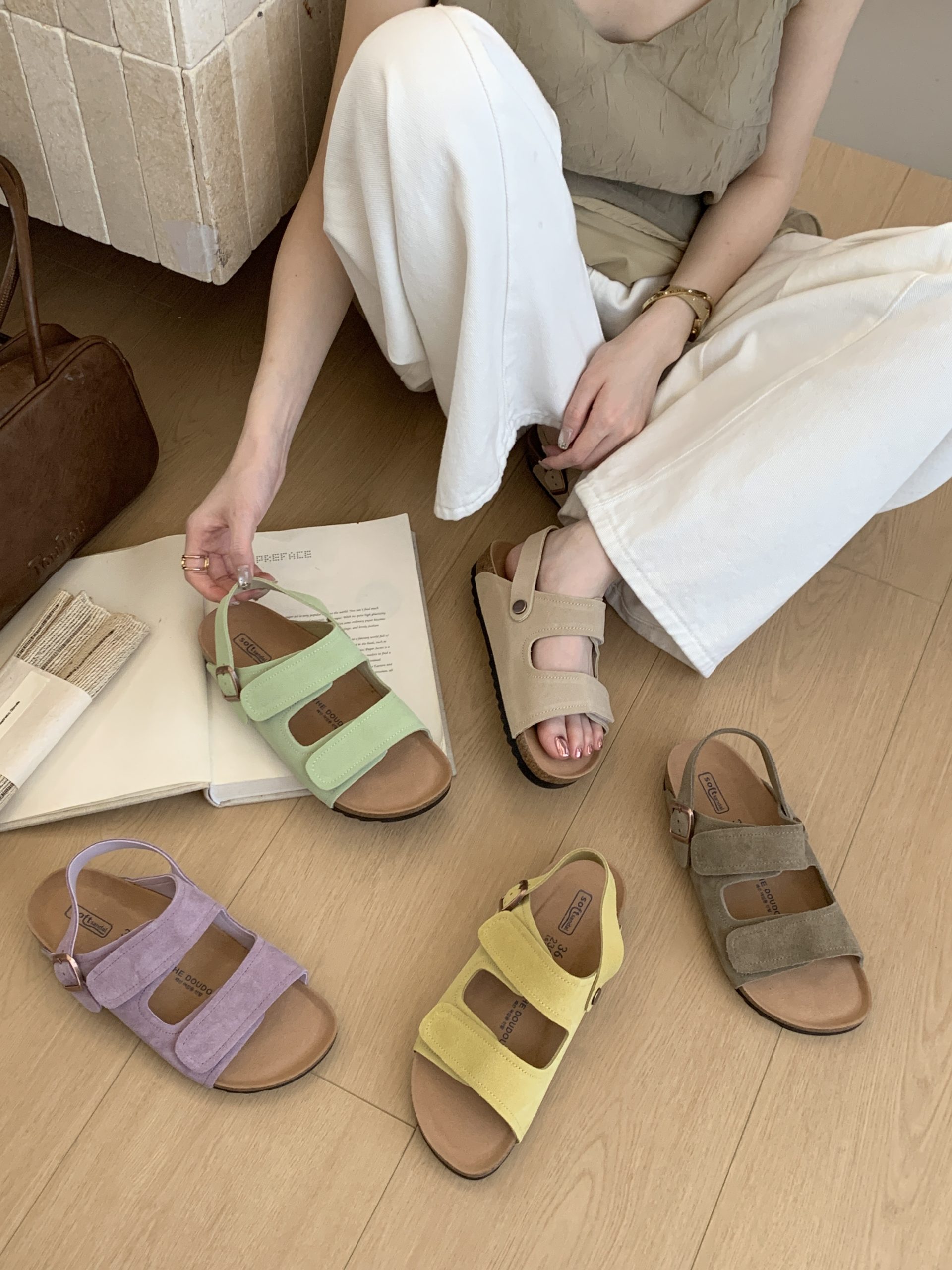 Korean Thick Sole Roman Buckle Sandals for Women Summer Leather Flat Beach Shoes
